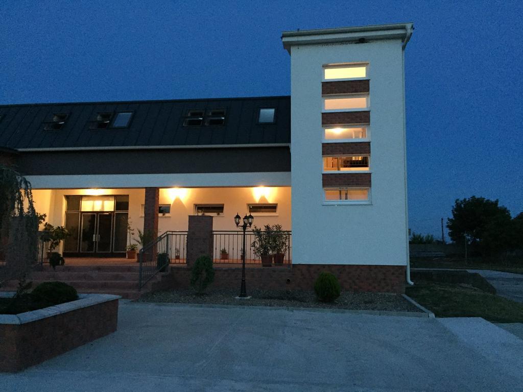 Guest House Hodus Vydrany Exterior foto